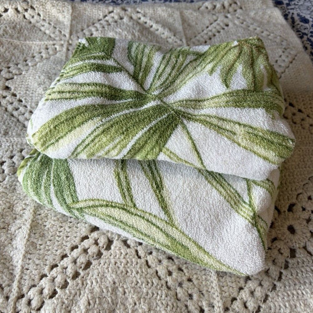 Pottery Barn Tropical Palm Leaf Textured Cotton Hand Towels  17 x 28 in GUC